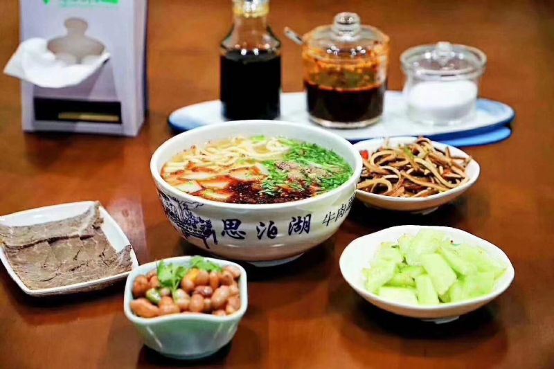 你知道牛肉面的價格由那些因素決定嗎？