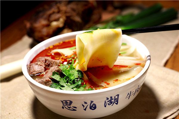 這個(gè)聞名的小吃牛肉面，你心動(dòng)了嗎？