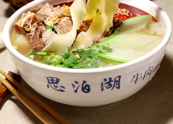 牛肉面店那么多，難道生意就會(huì)受到影響嗎？